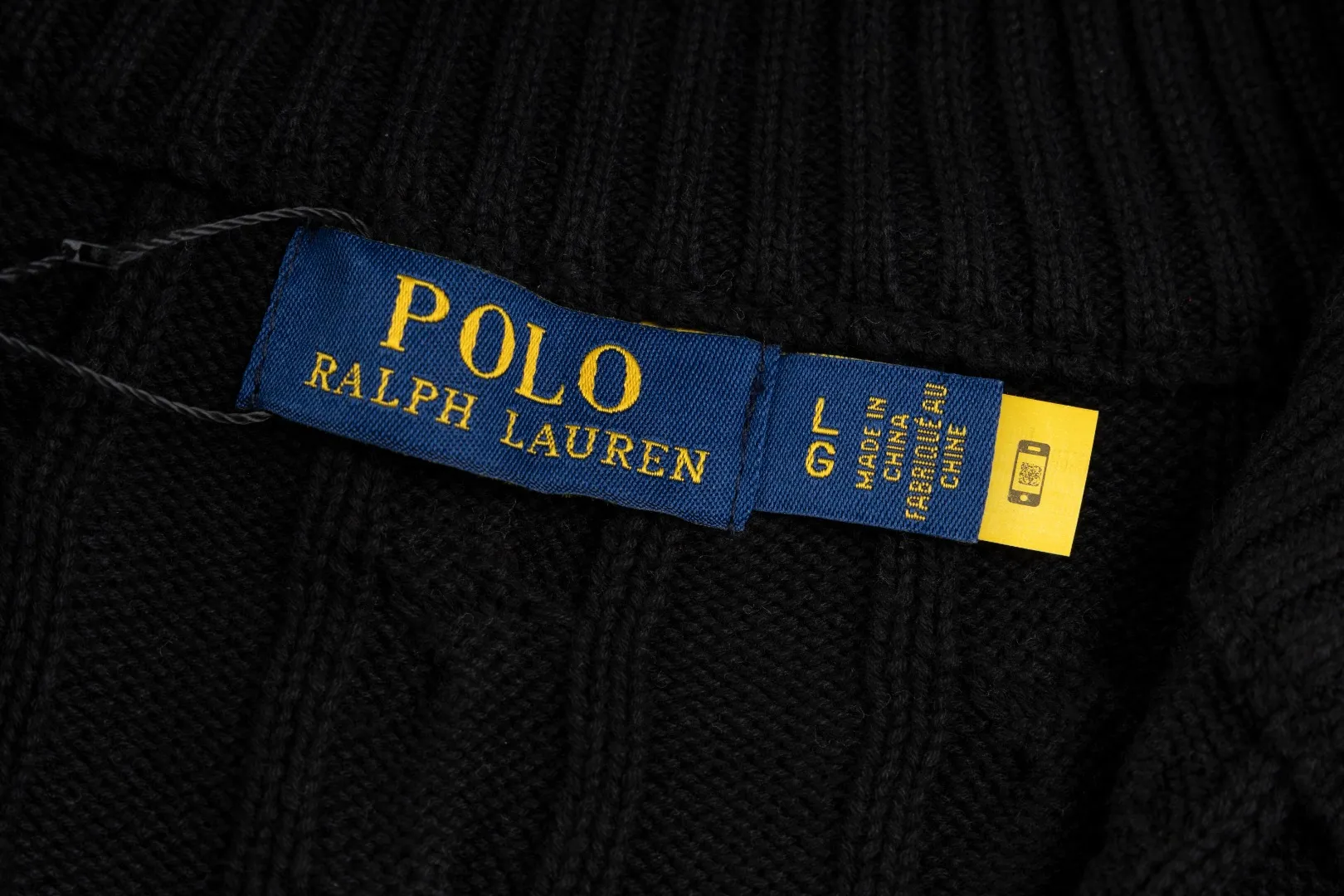 P236 #R92 RALPH LAUREN Ralph Lauren fifteen colors classic small label embroidery logo turtleneck pullover half-zip knitted cable sweater with high-density LOGO embroidery on the chest and original customized tag accessories. Made of pure cotton yarn, pure cotton is skin-friendly and comfortable, small label war horse embroidered twist turtleneck sweater 🐎 high quality, follow the blogger to learn how to wear it! Let’s buy a Ralph Lauren cable sweater. It’s a super hard-to-find series after it became popular. It’s hard to find one on the official website. It’s simple and practical to wear, with a lazy and loose feel. The thickened fabric has more texture, feels soft and delicate, and has a loose fit. Whether worn alone or layered, you can wear different styles of fashion with just one piece!   Size：XS S M L
